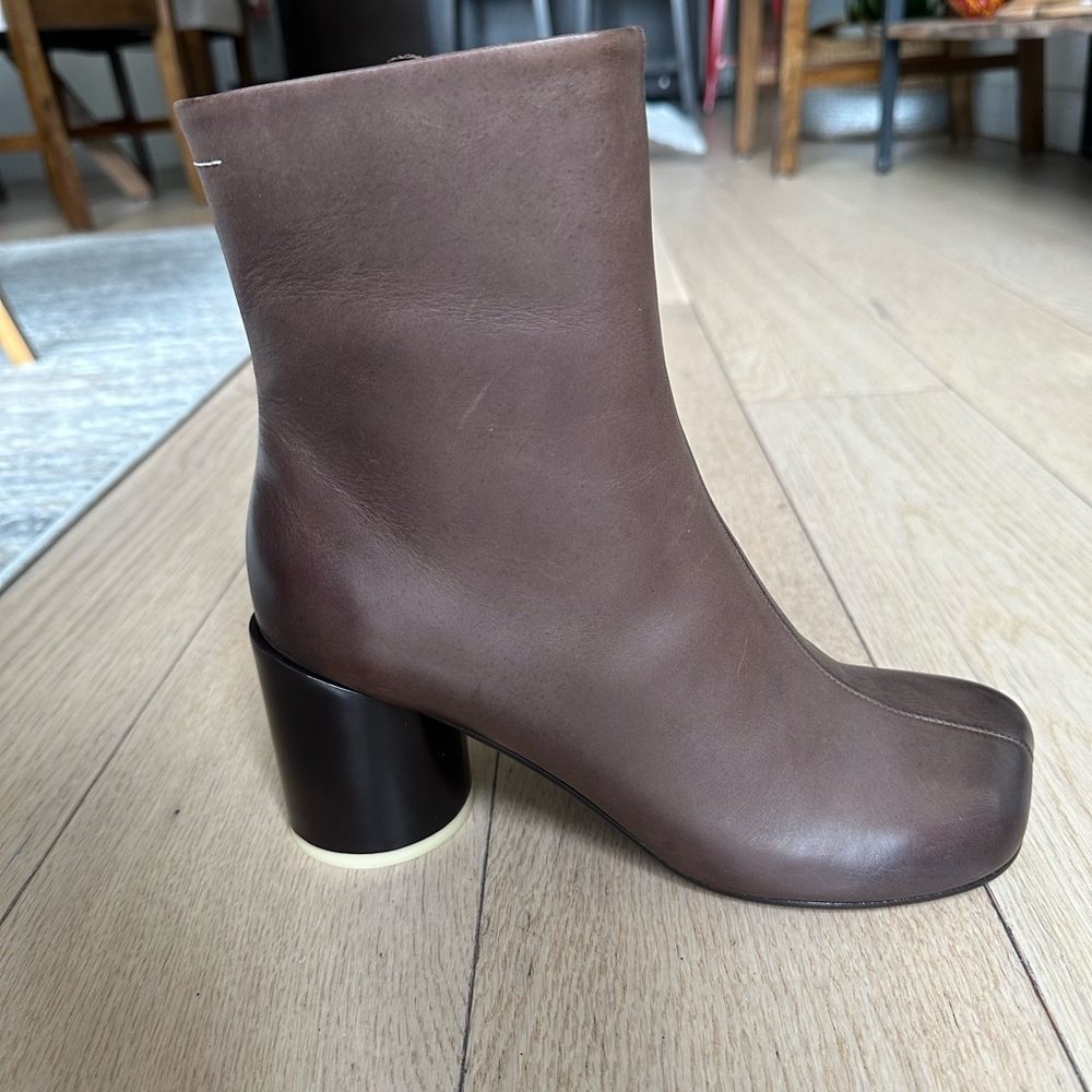 New MM boots! Only selling because they did not fit me at a 9.5, never worn. - Picture 3 of 5